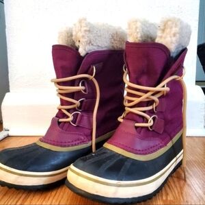 Sorel winter boots size 6 burgundy